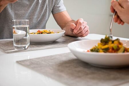 Можно ли запивать еду водой 